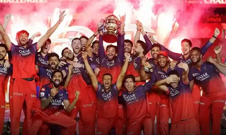 கோப்பையுடன் வீதி உலா செல்லும் பெங்களூரு அணி  18... ... இன்றைய முக்கிய செய்திகள் சில வரிகளில்.. 04-06-2025