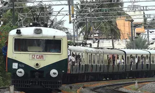 சென்னை சென்டிரல்-சூலூர்பேட்டை இடையே மின்சார ரெயில்கள் இன்று ரத்து