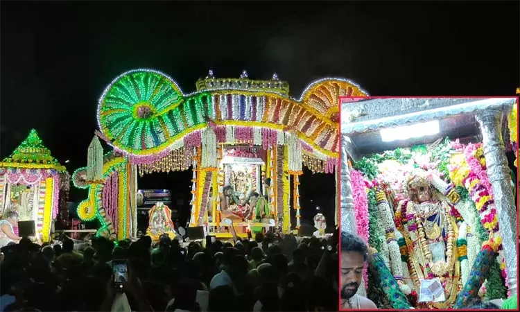திருச்செங்கோடு தேர்த் திருவிழா: மலையில் இருந்து நகருக்கு எழுந்தருளிய அர்த்தநாரீஸ்வரர் திருச்செங்கோடு தேர்த் திருவிழா: மலையில் இருந்து நகருக்கு எழுந்தருளிய அர்த்தநாரீஸ்வரர்