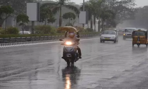 தமிழகத்தில் இடி, மின்னலுடன் கூடிய மழைக்கு வாய்ப்பு தமிழகத்தில் இடி, மின்னலுடன் கூடிய மழைக்கு வாய்ப்பு