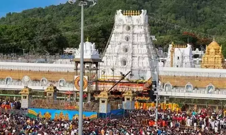 திருப்பதியில் இலவச தரிசனத்திற்கு பக்தர்கள் 24 மணி நேரம் காத்திருப்பு திருப்பதியில் இலவச தரிசனத்திற்கு பக்தர்கள் 24 மணி நேரம் காத்திருப்பு