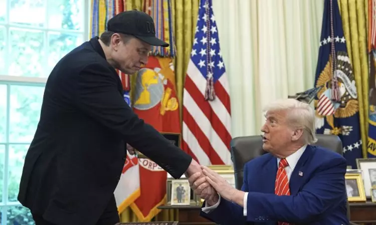 எலான் மஸ்க் கடும் விளைவுகளை சந்திக்க வேண்டியிருக்கும்: டிரம்ப் பகிரங்க எச்சரிக்கை எலான் மஸ்க் கடும் விளைவுகளை சந்திக்க வேண்டியிருக்கும்: டிரம்ப் பகிரங்க எச்சரிக்கை