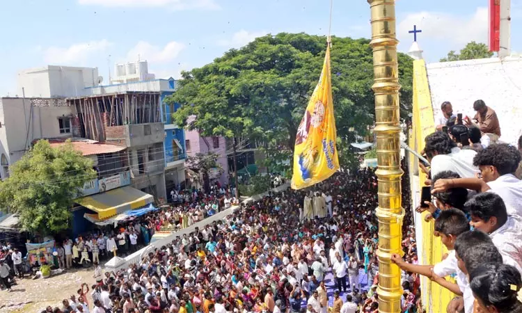 கோவை புலியகுளம் அந்தோணியார் ஆலய தேர்பவனி திருவிழா கொடியேற்றம்