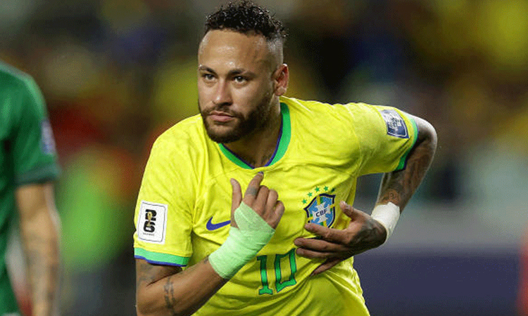 பிரேசில் அணியின் நட்சத்திர கால்பந்து வீரருக்கு கொரோனா தொற்று உறுதி