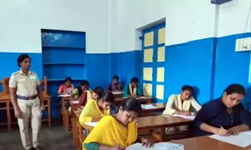 தமிழக காவல்துறையில் 1,299 பணியிடங்களுக்கான எஸ்.ஐ தேர்வு: திடீரென ஒத்திவைப்பு