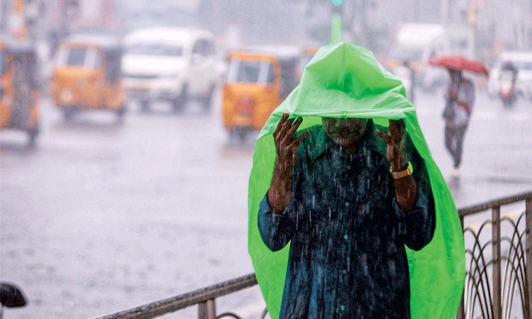 ரெட் அலர்ட்: கனமழையை எதிர்கொள்ள 7 மாவட்ட கலெக்டர்களுக்கு அறிவுறுத்தல்