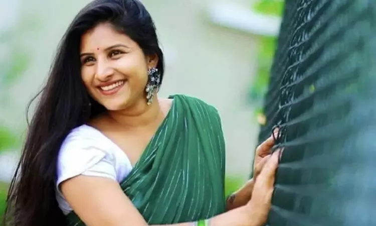 பிரபல பாடகி மீது போலீசார் வழக்குப்பதிவு - ரசிகர்கள் அதிர்ச்சி