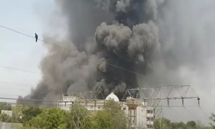 விமான விபத்து; குஜராத் முதல்-மந்திரியிடம் அமித்ஷா பேச்சு விமான விபத்து; குஜராத் முதல்-மந்திரியிடம் அமித்ஷா பேச்சு