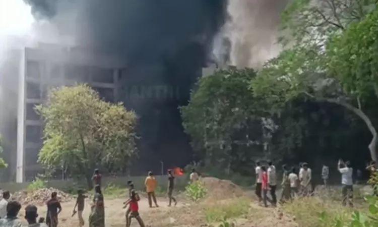 விபத்து நடந்த இடத்திற்கு விரைந்த தேசிய பேரிடர் மீட்புப் படை விபத்து நடந்த இடத்திற்கு விரைந்த தேசிய பேரிடர் மீட்புப் படை