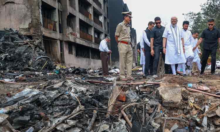 கற்பனை செய்ய முடியாத துயரம் - விமான விபத்து நடந்த இடத்தை ஆய்வு செய்த பிறகு பிரதமர் மோடி பதிவு