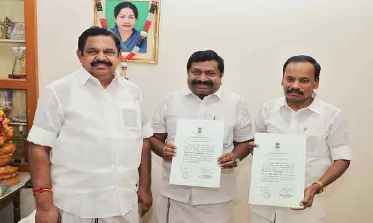 அ.தி.மு.க. மாநிலங்களவை புதிய உறுப்பினர்கள் எடப்பாடி பழனிசாமியிடம் வாழ்த்து அ.தி.மு.க. மாநிலங்களவை புதிய உறுப்பினர்கள் எடப்பாடி பழனிசாமியிடம் வாழ்த்து