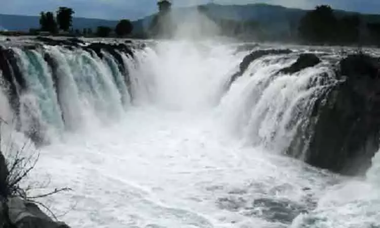 ஒகேனக்கல் காவிரி ஆற்றில் நீர்வரத்து அதிகரிப்பு