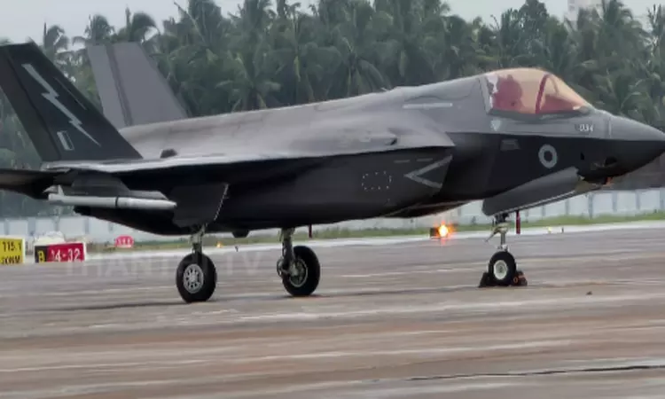 இங்கிலாந்து போர் விமானம் திருவனந்தபுரத்தில்... ... இன்றைய முக்கிய செய்திகள்.. சில வரிகளில்.. 15-06-2025 இங்கிலாந்து போர் விமானம் திருவனந்தபுரத்தில்... ... இன்றைய முக்கிய செய்திகள்.. சில வரிகளில்.. 15-06-2025