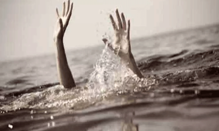 கோதாவரி ஆற்றில் மூழ்கி 5 வாலிபர்கள் பலி