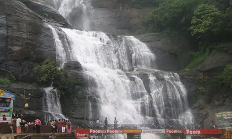 குற்றால அருவிகளில் சுற்றுலாப் பயணிகள் குளிக்க தடை ... ... இன்றைய முக்கிய செய்திகள்.. சில வரிகளில்.. 16-06-2025 குற்றால அருவிகளில் சுற்றுலாப் பயணிகள் குளிக்க தடை ... ... இன்றைய முக்கிய செய்திகள்.. சில வரிகளில்.. 16-06-2025