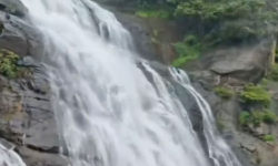 குற்றால அருவிகளில் குளிக்க அனுமதி