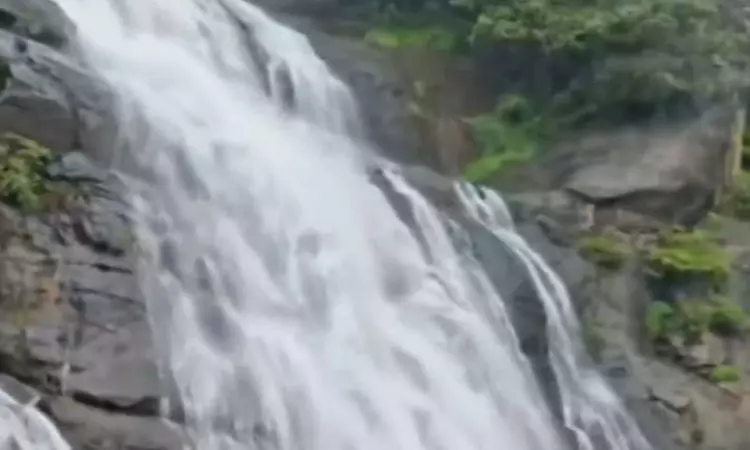 குற்றால அருவிகளில் குளிக்க அனுமதி