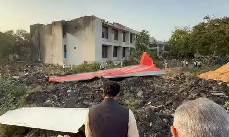 ஆமதாபாத் விமான விபத்து:144 பேரின் டி.என்.ஏ. உறுதி செய்யப்பட்டது ஆமதாபாத் விமான விபத்து:144 பேரின் டி.என்.ஏ. உறுதி செய்யப்பட்டது