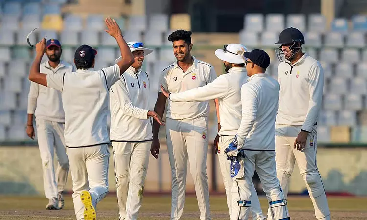 இங்கிலாந்துக்கு எதிரான டெஸ்ட் தொடர்: இந்திய அணியில் கூடுதல் வீரர் சேர்ப்பு..?