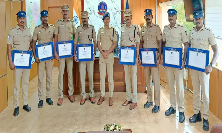 தூத்துக்குடி போலீசாருக்கு டி.ஜி.பி. பாராட்டு: எஸ்.பி. வாழ்த்து