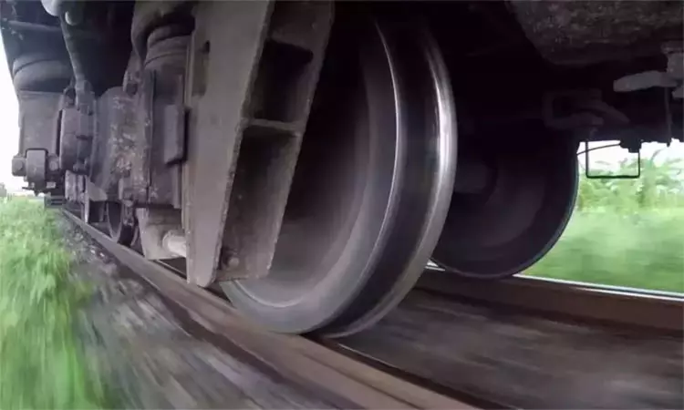 தண்டவாளத்தில் இரும்பு கம்பி - ரெயிலை கவிழ்க்க சதி? தண்டவாளத்தில் இரும்பு கம்பி - ரெயிலை கவிழ்க்க சதி?