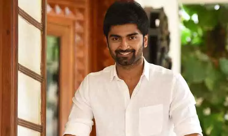 முதல் முறையாக 2 வேடங்களில் நடிக்கும் அதர்வா