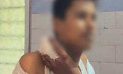 பள்ளி மாணவர்களிடையே மோதல் - கத்திக்குத்து