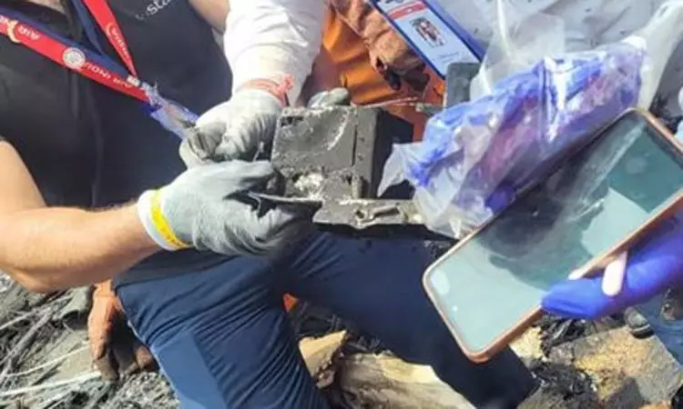 ஏர் இந்தியா கருப்புப் பெட்டி அமெரிக்காவுக்கு அனுப்பி வைப்பு ஏர் இந்தியா கருப்புப் பெட்டி அமெரிக்காவுக்கு அனுப்பி வைப்பு