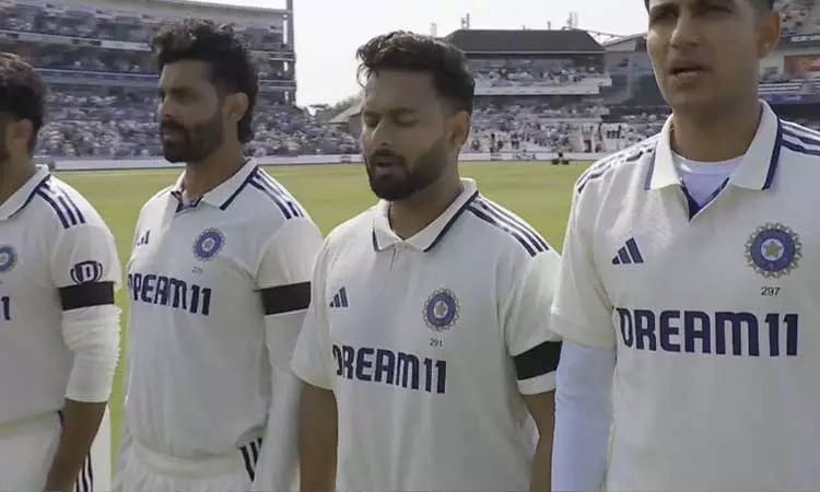 அகமதாபாத் விமான விபத்து: கருப்பு பட்டை அணிந்து விளையாடும் இந்தியா, இங்கிலாந்து வீரர்கள்