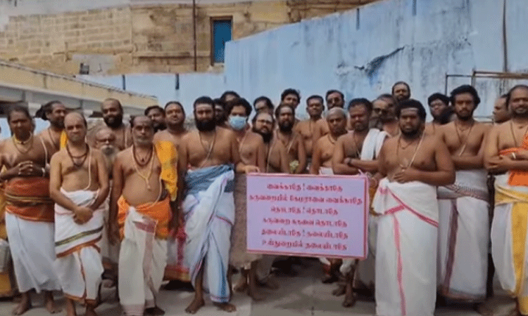 நாமக்கல்: கோவிலுக்குள் சிசிடிவி கேமரா பொருத்த அர்ச்சகர்கள் எதிர்ப்பு