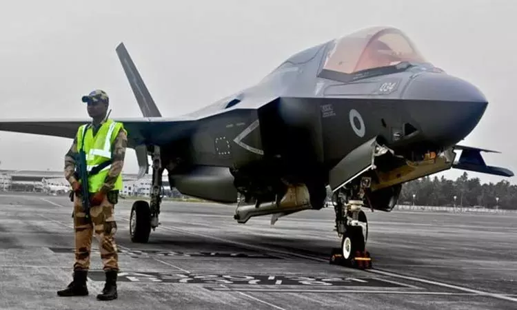 கேரள விமான நிலையத்தில் 7 நாட்களாக நிற்கும் இங்கிலாந்து போர் விமானம் - காரணம் என்ன?