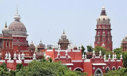 பாலியல் வழக்குகள்; பாதிக்கப்பட்டவர்களின் அடையாளத்தை எந்த வடிவிலும் வெளிப்படுத்தக் கூடாது - ஐகோர்ட்டு பாலியல் வழக்குகள்; பாதிக்கப்பட்டவர்களின் அடையாளத்தை எந்த வடிவிலும் வெளிப்படுத்தக் கூடாது - ஐகோர்ட்டு