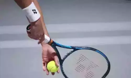 ஹாலே ஓபன் டென்னிஸ்; ஸ்வேரெவ் அரையிறுதிக்கு முன்னேற்றம் ஹாலே ஓபன் டென்னிஸ்; ஸ்வேரெவ் அரையிறுதிக்கு முன்னேற்றம்