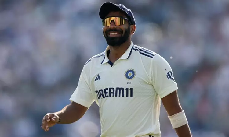 டெஸ்ட் கிரிக்கெட்: பாக்.ஜாம்பவான் வாசிம் அக்ரமின் வாழ்நாள் சாதனையை தகர்த்த பும்ரா