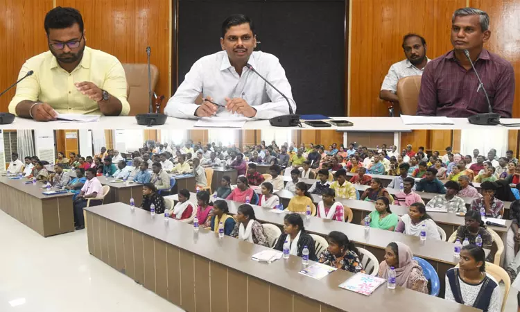 தூத்துக்குடியில் குழந்தைகளின் படிப்பை யாரேனும் தடுத்தால் நடவடிக்கை: கலெக்டர் இளம்பகவத் எச்சரிக்கை