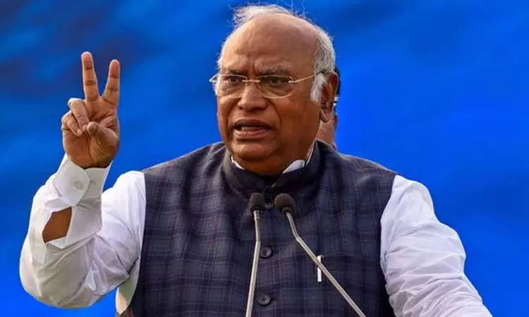 எதிர்க்கட்சிகளுக்கு முக்கியத்துவம் கொடுக்கவில்லையென்றால்... - பிரதமர் மோடியை விமர்சித்த கார்கே எதிர்க்கட்சிகளுக்கு முக்கியத்துவம் கொடுக்கவில்லையென்றால்... - பிரதமர் மோடியை விமர்சித்த கார்கே