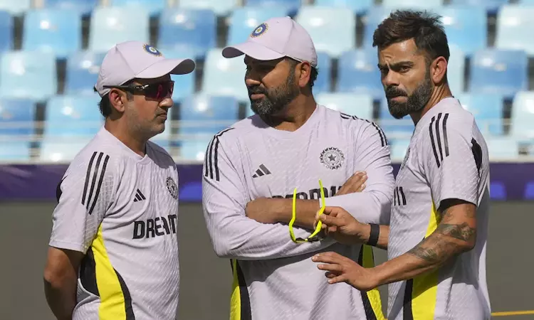 இந்திய அணியின் தலைமை பயிற்சியாளராக தயார் - முன்னாள் கேப்டன் அதிரடி அறிவிப்பு