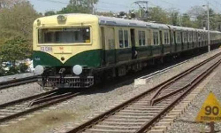 புறநகர் ரெயில்கள் அனைத்தும் 12 பெட்களாக மாற்றம்