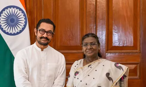 ஜனாதிபதி முர்முவுடன் நடிகர் அமீர்கான் திடீர் சந்திப்பு