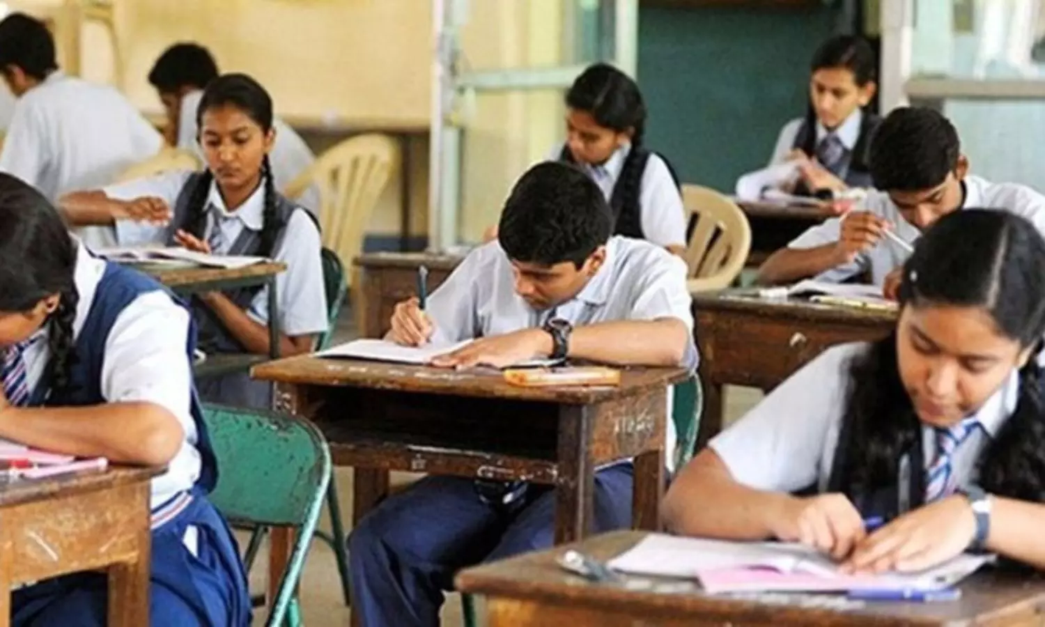 சிபிஎஸ்இ 10-ம் வகுப்புக்கு ஆண்டுக்கு 2 முறை  பொதுத் தேர்வு