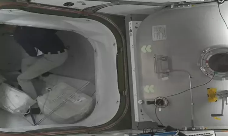 சர்வதேச விண்வெளி நிலையத்திற்குள் நுழைந்தார் சுபான்ஷு சுக்லா சர்வதேச விண்வெளி நிலையத்திற்குள் நுழைந்தார் சுபான்ஷு சுக்லா