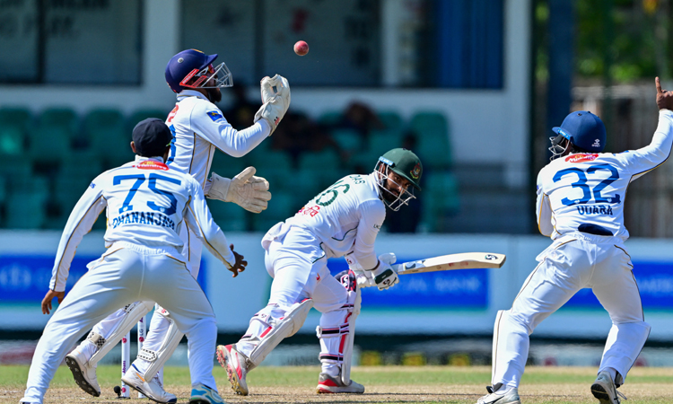 2-வது டெஸ்ட்: வங்காளதேசத்துக்கு எதிராக இன்னிங்ஸ் வெற்றி பெற்ற இலங்கை