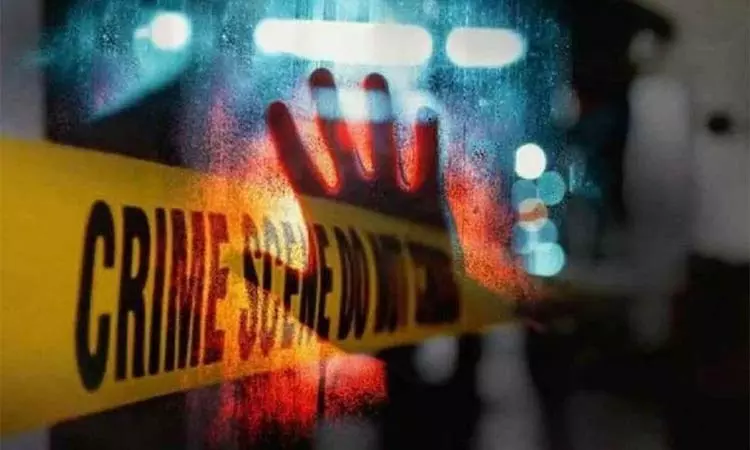 மழையில் விளையாட ஆசைப்பட்ட மகனை குத்திக்கொன்ற தொழிலாளி - அதிர்ச்சி சம்பவம் மழையில் விளையாட ஆசைப்பட்ட மகனை குத்திக்கொன்ற தொழிலாளி - அதிர்ச்சி சம்பவம்