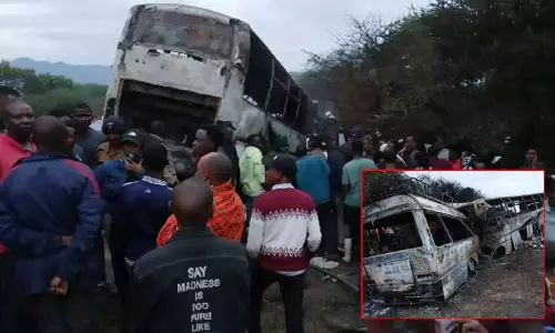 2 பஸ்கள் நேருக்கு நேர் மோதி கோர விபத்து - 40 பேர் பலி