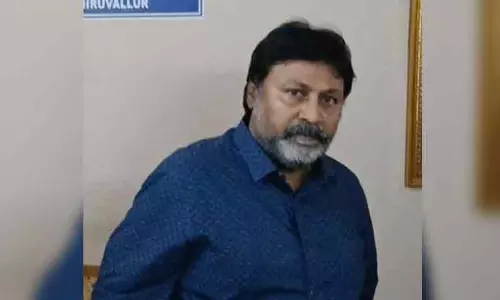 திருவள்ளூர்: ரூ.75 ஆயிரம் லஞ்சம் வாங்கிய வட்டாட்சியர் - கையும் களவுமாக பிடிபட்டார் திருவள்ளூர்: ரூ.75 ஆயிரம் லஞ்சம் வாங்கிய வட்டாட்சியர் - கையும் களவுமாக பிடிபட்டார்