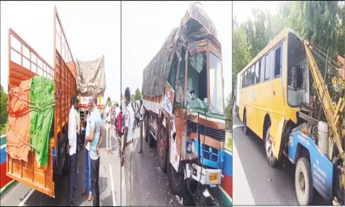 திருச்சியில் 3 வாகனங்கள் அடுத்தடுத்து மோதல் திருச்சியில் 3 வாகனங்கள் அடுத்தடுத்து மோதல்