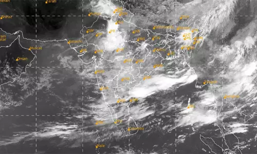 தமிழகத்தில் 8-ம் தேதி வரை ஓரிரு இடங்களில்  மிதமான மழைக்கு வாய்ப்பு: வானிலை மையம்