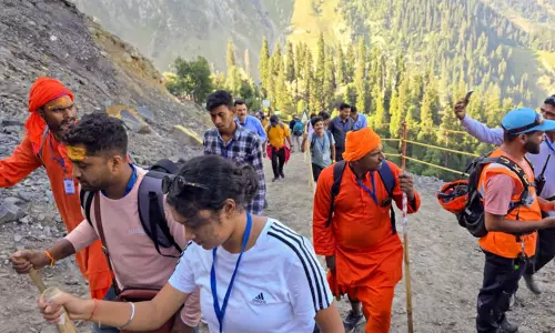 அமர்நாத் புனித யாத்திரை தொடங்கியது - பனிலிங்கத்தை தரிசனம் செய்ய குவியும் பக்தர்கள்