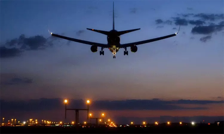 ஈரானில் 20 நாட்களுக்கு பிறகு சர்வதேச விமான போக்குவரத்து தொடக்கம் ஈரானில் 20 நாட்களுக்கு பிறகு சர்வதேச விமான போக்குவரத்து தொடக்கம்