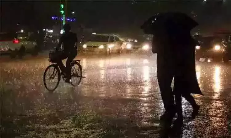 15 மாவட்டங்களில் இரவு 10 மணி வரை மழைக்கு வாய்ப்பு 15 மாவட்டங்களில் இரவு 10 மணி வரை மழைக்கு வாய்ப்பு